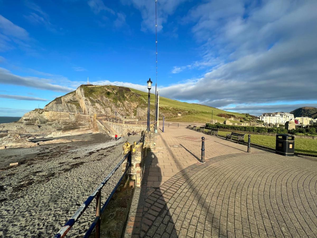 Regent Apartment - Two Bedroomed Holiday Flat Ilfracombe Exterior photo