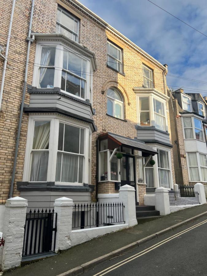 Regent Apartment - Two Bedroomed Holiday Flat Ilfracombe Exterior photo